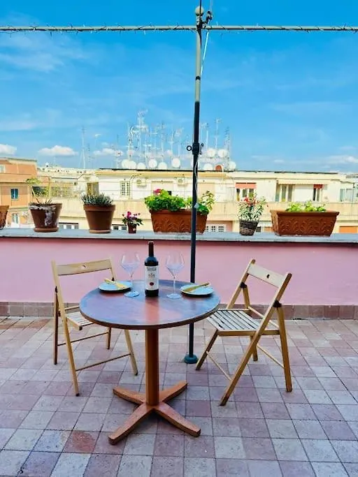Appartamento Penthouse Con Terrazzo Vista A Monteverde Róma Apartman